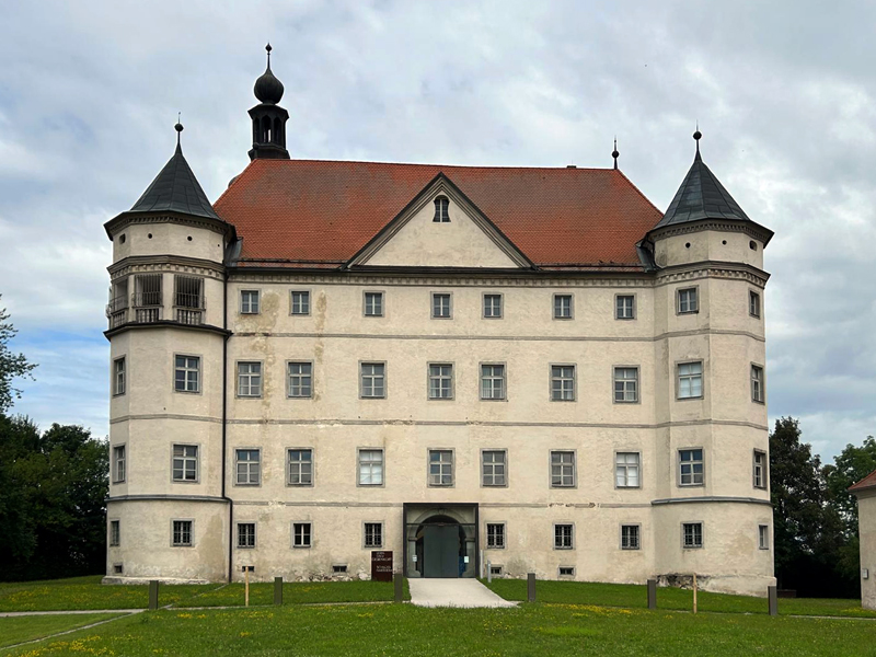 Schloss Harheim Frontansicht